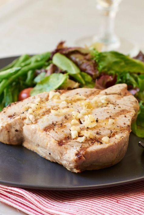 Recipe from Harris Teeter's Fresh Catch Newsletter Yellow Fin Tuna Recipe, Tuna Dinner Recipes, How To Cook Tuna, Tuna Dinners, Tuna Steak Recipes, Tuna Fillet, Grilled Tuna, Grilled Meat Recipes, Fresh Tuna