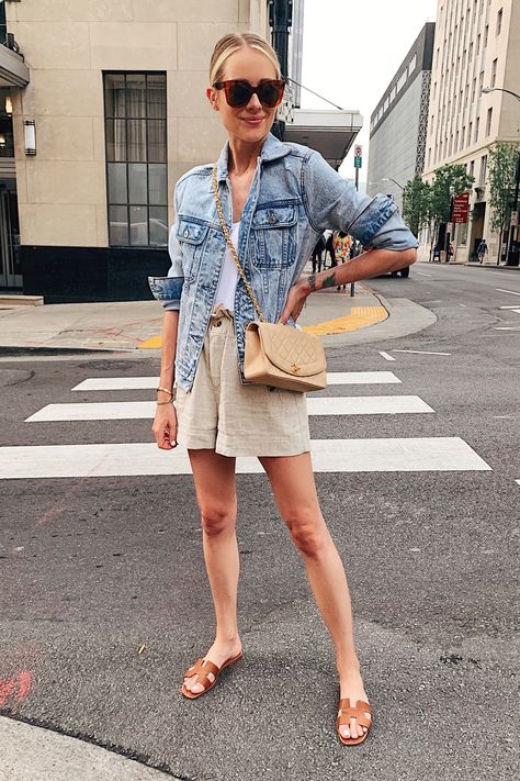 Fashion Jackson Wearing Oversized Denim Jacket White Top Linen Shorts Hermes Sandals Chanel Beige Handbag Linen Shorts Outfit, Fashion Travel Outfit, Nashville Style, Shoes Comfy, Fashion Jackson, Beige Shorts, Travel Outfit Summer, Shorts Outfit, Oversized Denim Jacket