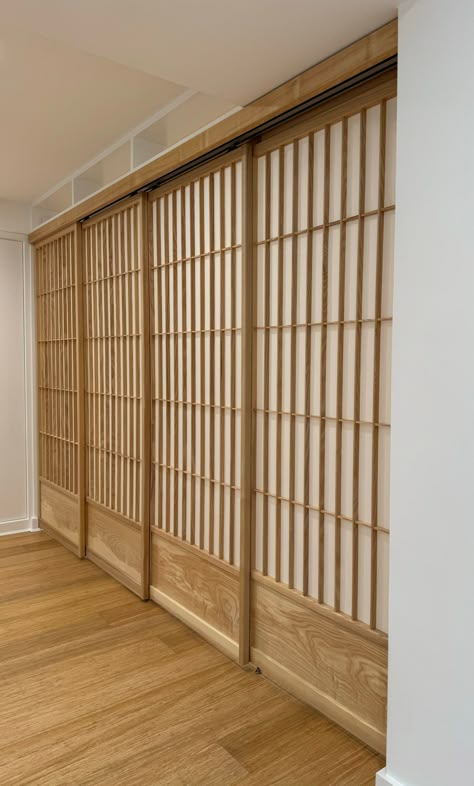 Making Shoji, Japanese Sliding Doors, with Brian Holcombe Woodworker Mcm Sliding Door, Japanese Room Bedrooms, Japandi Door, Japanese Sliding Door, Japanese Wardrobe, Hidden Home Office, Diy Fitted Wardrobes, Japanese Style Sliding Door, Plywood Flooring Diy