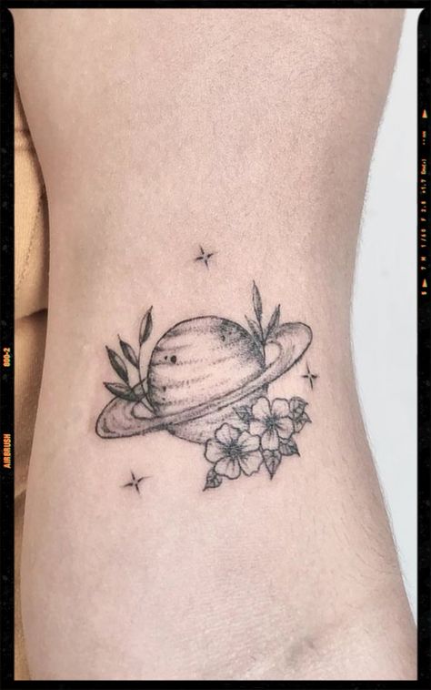 Saturn Floral Tattoo, Planet And Flowers Tattoo, Flower Planets Tattoo, Floral Planet Tattoo, Planet Flower Tattoo, Saturn Flower Tattoo, Flower And Space Tattoo, Floral Saturn Tattoo, Floral Space Tattoo