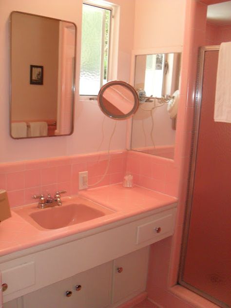 Dainty Bathroom, Retro Restroom, Vanity Washroom, Washroom Signage, School Interiors, Washroom Vanity, Pink Bathroom Ideas, 1950s Bathroom, Pink Bathrooms