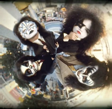 Kiss Costume, Eric Carr, Peter Criss, Kiss Army, Couples Comics, Paul Stanley, Ace Frehley, Hot Band, Gene Simmons