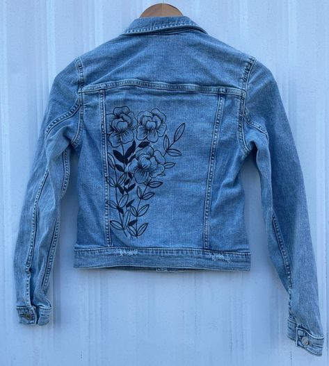 Thrifted and hand-painted denim jacket.  Size: Extra Small Original Brand: &Denim *All denim Jackets are thrifted, so sizing may fit differently due to previous washing and wear. I am happy to provide measurements if needed!  *Jackets are heat treated for machine washing, however hand washing is recommend! Jean Painting, Denim Jacket Embroidery, Denim Upcycle, Painted Fashion, Denim Jacket Black, Hand Painted Denim, Jacket Embroidery, Diy Denim Jacket, Painted Clothes Diy