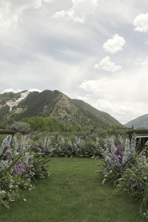 Peru Wedding, Studio Mondine, Altar Pieces, Mountain Chic, Event Florals, Colorado Weddings, Outdoor Wedding Inspiration, Ceremony Design, Vermont Wedding