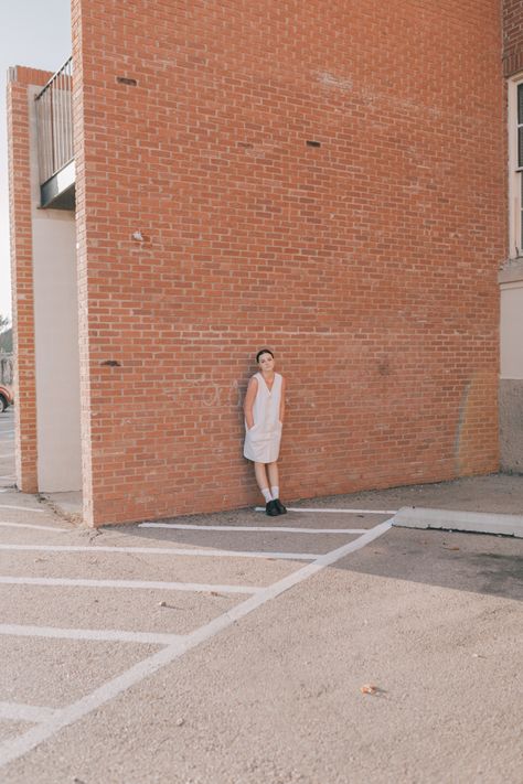 Brick Wall Photoshoot, Wall Photoshoot, Brick Background, Old Bricks, Brick Building, Red Bricks, Brick House, Shoot Ideas, Family Photoshoot