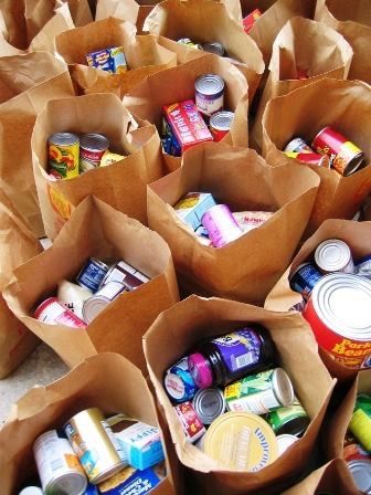 Homeless Ideas, Food Pantry Donations, Canned Food Drive, Community Service Ideas, Non Perishable Foods, Birthday Goals, Food Donation, Food Drive, Homeless Shelter