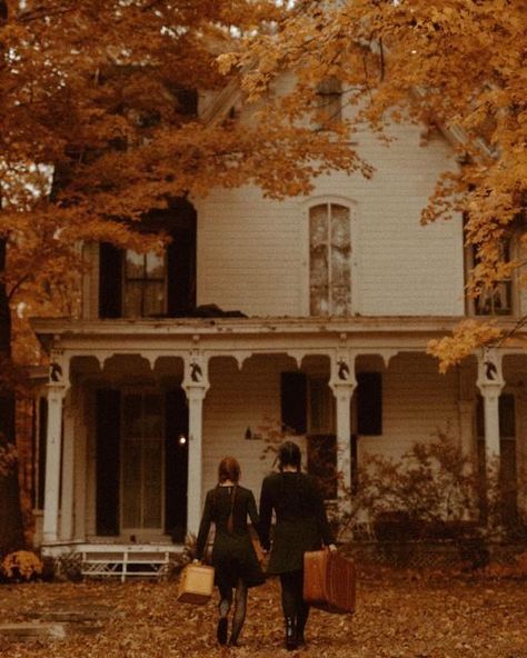 Practical Magic Halloween Aesthetic, Witchy October, Small Town Halloween Aesthetic, October Moodboard, Practical Magic Wallpaper, Practical Magic Decor Inspiration, Practical Magic House Aesthetic, Practical Magic Aesthetic, Practical Magic Movie