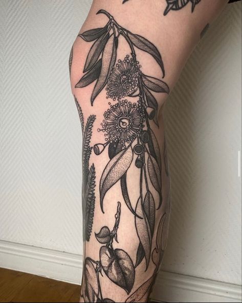 Eucalyptus Tattoo, Floral Back Tattoos, Magnolia Tattoo, Hippie Tattoo, Engraving Tattoo, Optical Illusion Tattoo, Tattoo Themes, Botanical Tattoo, Calf Tattoo