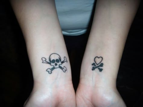 Small Skull Tattoo, Crochet Tattoo, Tattoos Simple, Free Tattoo Designs, Small Skull, Small Wrist Tattoos, Skull Tattoo Design, Poke Tattoo, Dream Tattoos