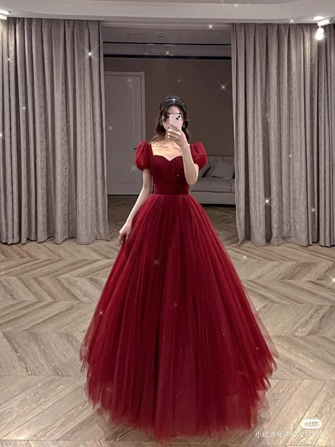 Princess Ball Gowns Royals, Red Ballgown, Dress School, Popular Prom Dresses, Western Dresses For Women, Long Frock Designs, Long Gown Design, Gowns Dresses Elegant, Fancy Dresses Long