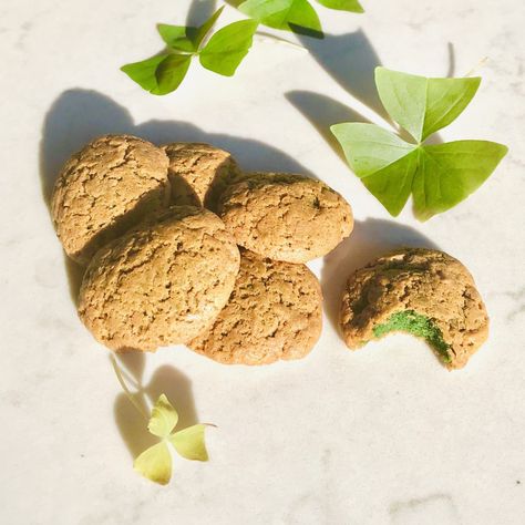 Green Sunflower Seed Cookies, Sunflower Butter Cookies Green, Sunflower Seed Flour Recipes, Sunflower Seed Cookies, Sunflower Butter Cookies, Healthy Balls, Surprise Cookies, Nut Free Snacks, Sunflower Cookies