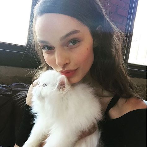 Luma Grothe, Buddy Workouts, Anja Rubik, Special Pictures, Beauty Goals, Angel Face, Yoga Challenge, Simple Beauty, Famous Faces