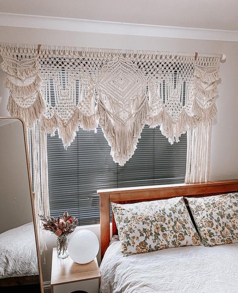 Peace Crystals, Crystals Meditation, Travel Happy, Modern Macrame, Macrame Art, Bohemian Fashion, Macrame Diy, Health Wellness, Valance Curtains