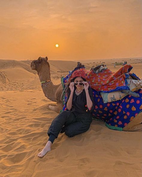 Jaisalmer Photography Travel, Desert Photoshoot Ideas, Dubai Photoshoot, Desert Pictures, Beautiful Things In Life, Beach Poses By Yourself Photo Ideas, Thar Desert, Desert Photoshoot, Travel Pose