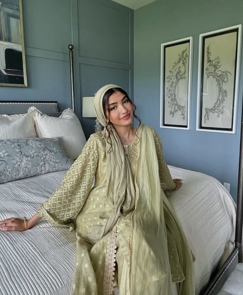 Hijabi Asian Outfits, Hijab With Asian Outfit, Hijab Style With Desi Clothes, Desi Clothes With Hijab, Hijab With Shalwar Kameez, Hijab With Pakistani Outfit, Hijabi Eid Outfits Pakistani, Hijab Desi Outfit, Hijab Pakistani Outfit