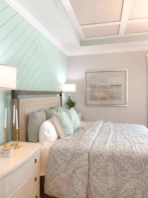 Pastel Bedroom Design, Sea Green Bedrooms, Green Shiplap, Seafoam Green Bedroom, Green Bedroom Design, Green Room Decor, Bedroom Design Modern, Beach House Tour, Green Bedroom Decor