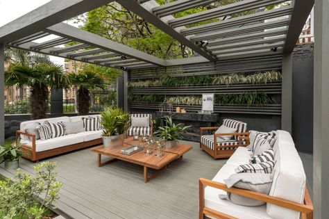 6 consejos para una sala en el jardín espectacular en homify México https://www.homify.com.mx/libros_de_ideas/297789 Rooftop Design, Pergola Design, Outside Living, Terrace Design, Pergola Designs, Roof Top, Roof Garden, Exterior Decor, Terrace Garden