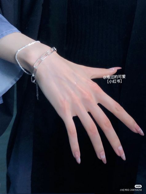 Hands Veins, Dream Hands, Hand Modeling, Hand Veins, Long Hands, Pale White Skin, Gel Toe Nails, Aesthetic Galaxy, Hot Hands