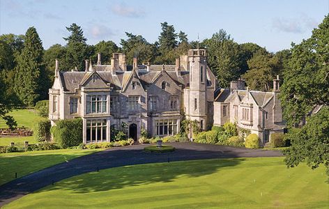 Mansion Homes, Country Mansion, English Houses, Irish Country, David Hicks, English Manor Houses, Dream Mansion, Party Barn, English Manor