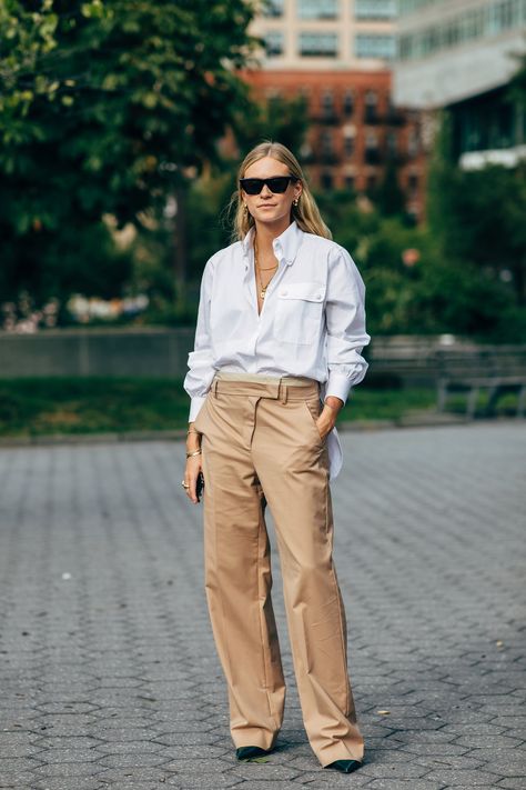 NYFW Day 3 Plunging Dress, 2020 Street Style, Lana Condor, Reportage Photography, New York Fashion Week Street Style, Chic Pants, Chinos Style, Effortlessly Chic Outfits, Plunge Dress