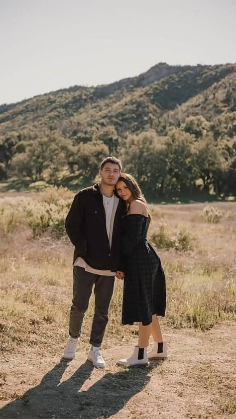 Relationship Christian, Jess And Gabriel Conte, Jess And Gabe, Gabriel Conte, Jess And Gabriel, Jess Conte, Pics Inspo, Distance Relationship, Instagram Photography