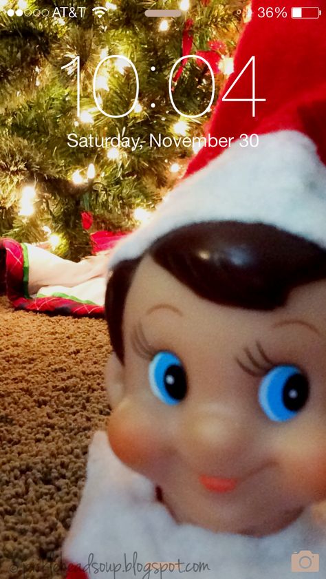 Set Picard's Selfie as the home screen pic on phone. Elf On The Shelves, Elf Shenanigans, Elf Christmas Decorations, Shelf Inspiration, Elf Magic, Awesome Elf On The Shelf Ideas, Xmas Elf, Elf Antics, Elf Fun