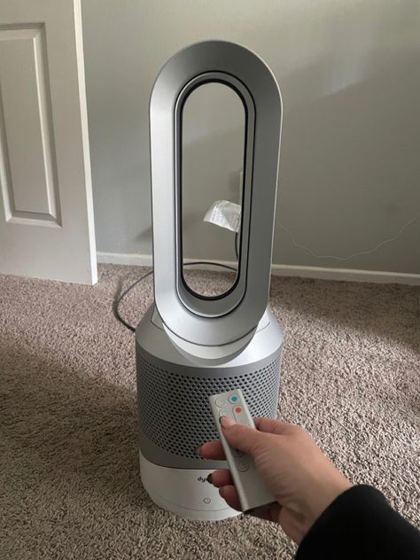 Dyson fan silver with remote control Dyson Fan In Bedroom, Dyson Fan, Will Scarlet, Mens Bedroom Decor, Mens Bedroom, Air Purifying, Floor Fan, Desk Setup, Cold Air