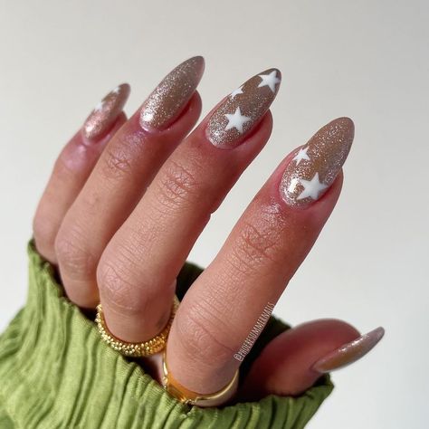 Nye Nails, New Years Nails, Star Nail Designs, New Years Nail Designs, New Years Eve Nails, Velvet Nails, S Nails, Star Nail Art, New Nail Designs