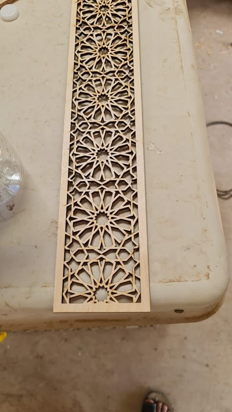 Traditional Jali Design, Mdf Jali Design, Home Decor Crafts Diy, Mosque Design Islamic Architecture, Islamic Interior Design, Islamic Design Pattern, Decor Crafts Diy, Jaali Design, Metal Doors Design