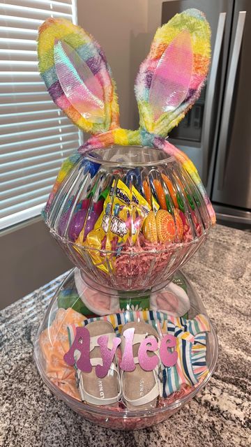 Alexis on Instagram: "Easter basket idea 🐰 Y’all I’m obsessed with how they turned out 💕 #easter #easterbasket #easterdecor #baskets #giftbaskets #sisters #diy #diycrafts #diyprojects #cricut #cricutmade #cricutcrafts #easterbunny #explore #explorepage #vlog #dollartree" Dollar Tree Easter Basket, Boys Easter Gifts, Easter Crafts Dollar Store, Easter Basket Crafts, Baby Easter Basket, Easter Craft Projects, Candy Easter Basket, Girls Easter Basket, Diy Easter Gifts