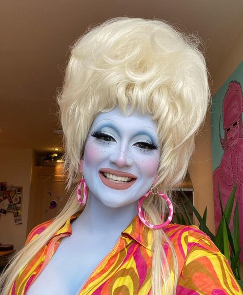 76rb Suka, 246 Komentar - Juno Birch (@junobirch) di Instagram: “I’m so super happy! I got my composite tooth bonding and I can for the first time ever see my teeth…” Juno Birch Outfit, Juno Birch Makeup, Interplanet Janet, Juno Birch, Drag Outfits, Teeth Bonding, Strange Magic, Forbidden Planet, Drag Makeup