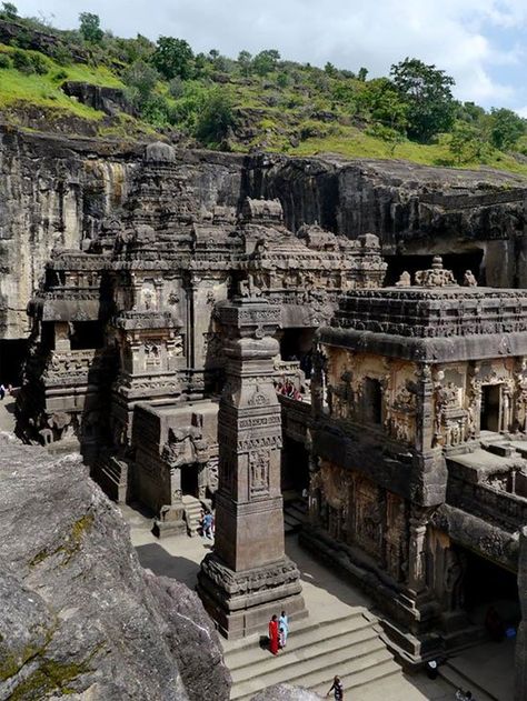 Kailash Temple Ellora, Kailash Temple, Kailasa Temple, Ajanta Ellora, Architecture Ancient, Indian Temple Architecture, Temple Ruins, Temple Architecture, Ancient Buildings