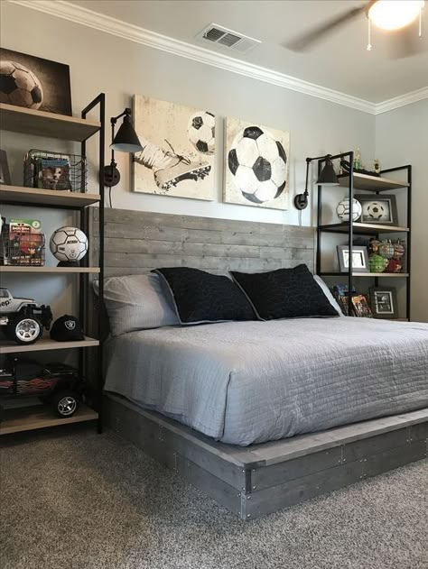 Bilik Tidur Lelaki, Soccer Themed Bedroom, Affordable Bedroom Decor, Teen Boy Bedroom Decor, Big Boy Rooms, Soccer Bedroom, Boy Bedroom Decor, Teenager Bedroom Boy, Soccer Room