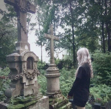 юля on Twitter: "… " Creepy Girl Aesthetic, Wish I Could Disappear, Monty Jay, Graveyard Girl, Fairy Grunge Aesthetic, Dark Fairycore, Zombie Girl, Dark Grunge, Ghost Hunters