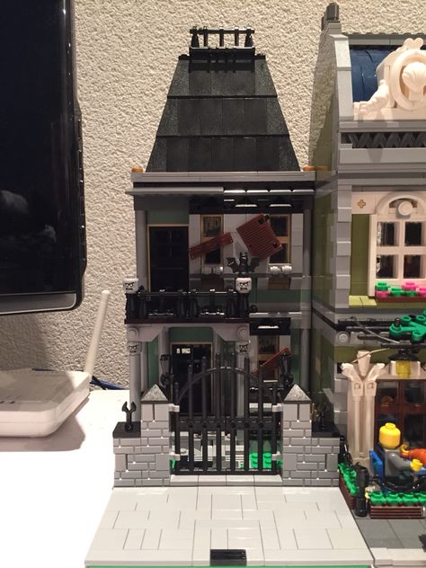 Lego moc Haunted house Lego Haunted House, Lego House Ideas, Lego Halloween, Lego Land, Lego Diy, Lego Games, Lego Modular, Lego Craft, Lego Room