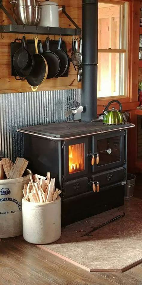 Rv Wood Stove, Wood Burning Stoves Living Room, Wood Burning Cook Stove, Casa Hobbit, Wood Stove Cooking, Wood Stove Fireplace, Cabin Interiors, Cabin Kitchens, Cabin Living