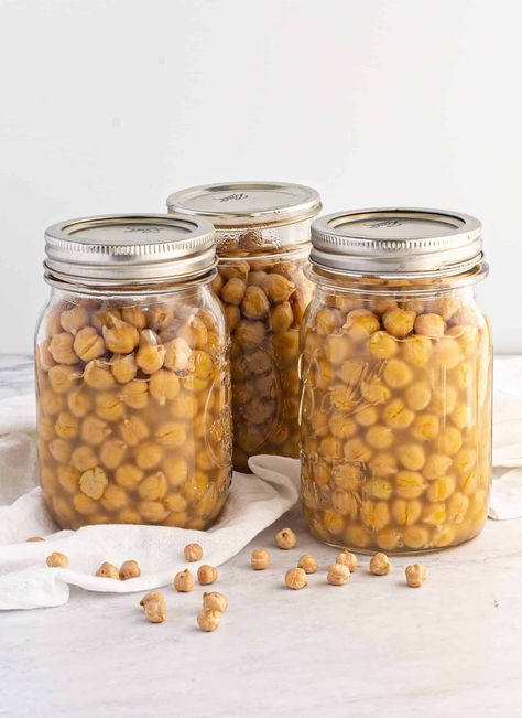 Canning Chickpeas - Intentional Hospitality Canning Chickpeas, Salads Chickpeas, Seasoned Chickpeas, Dried Chickpeas, Quick And Easy Meals, Canned Vegetables, Pressure Canner, Chickpea Recipes, Pressure Canning