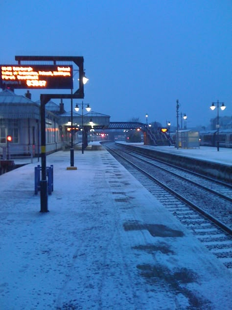 Stirling train station - Winter Snowy Train Aesthetic, Train In Winter Aesthetic, Train Winter Aesthetic, Russian Train Station, Train Aesthetic Winter, Station Aesthetic Train, Snowy Train Station, City Train Station, Liminal Train Station