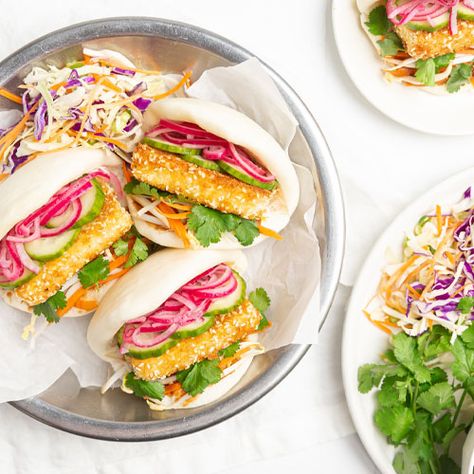 Crispy tofu and red onion bao buns | New World Tofu Bao Buns, Tofu Bao, Family Vegetarian Meals, Rice Burger, Bun Recipes, Pickled Red Onion, Quick Pickled Red Onions, Bahn Mi, Thai Green Curry