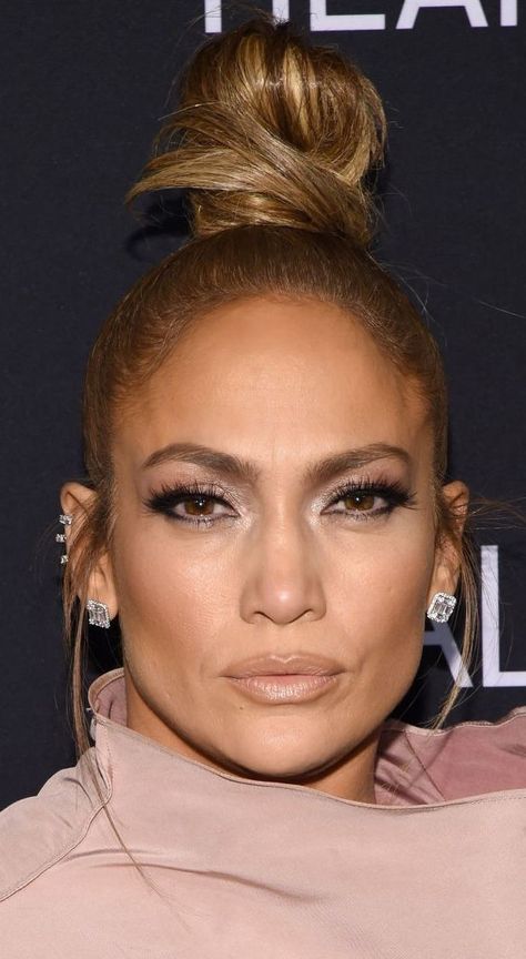 Jlo Without Makeup, Jennifer Lopez Hair Color, Jlo Makeup, Jennifer Lopez Makeup, Jlo Hair, Jlo Style, Jennifer Lopez Hair, Angelina Jolie Style, Best Natural Makeup