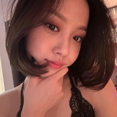 Go Minsi, Lee Hyori, Kim Sejeong, Popular People, Instagram Baby, March 4, Korean Actresses, Kdrama Actors, I Love Girls