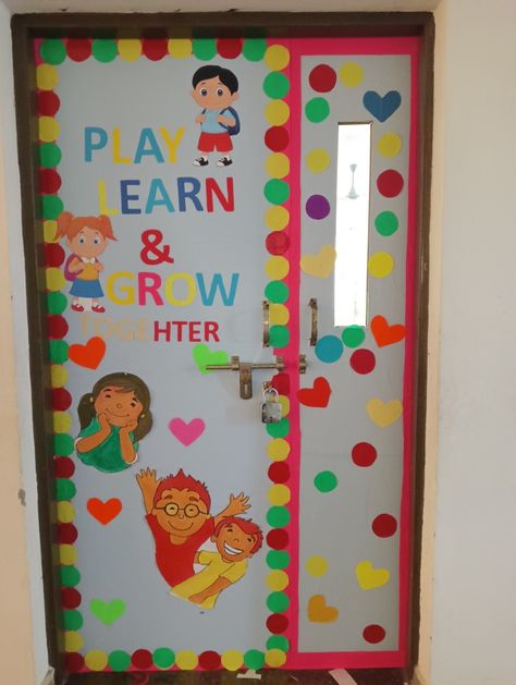 Room Door Decorations, Body Parts Preschool, Classroom Accessories, Daycare Decor, Inspirational Quotes Encouragement, School Door Decorations, Quotes Encouragement, School Doors, Bulletin Board Borders