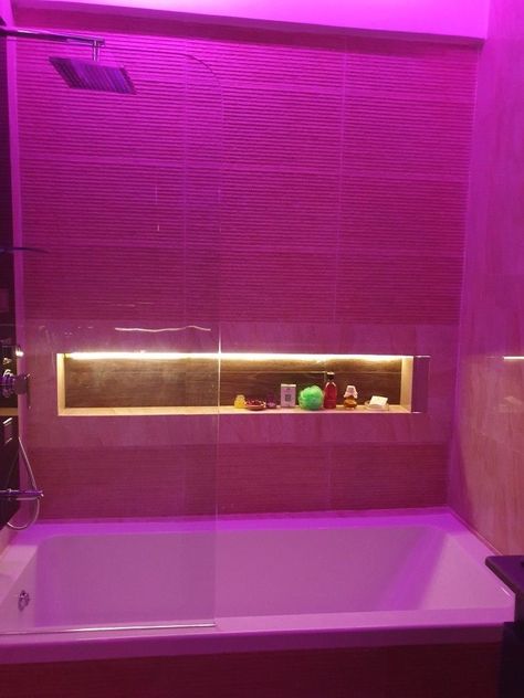 Pink Apartment Aesthetic Bathroom, Pink Led Bathroom, Led Light In Bathroom, Bathroom Decor Led Lights, Led In Bathroom, Glow Spa Bathroom, Led Lights Bathroom Aesthetic, Pink Led Room, Led Lights Bathroom Ideas