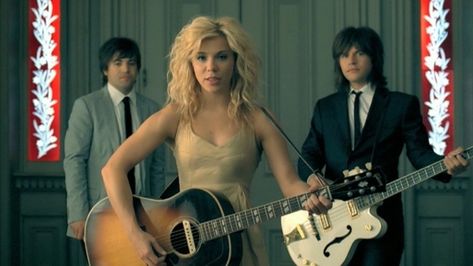 If I Die Young by The Band Perry on Apple Music Band Perry, The Band Perry, Country Music Quotes, Country Music Lyrics, Karaoke Songs, Die Young, Wedding Humor, Latest Music, The Band