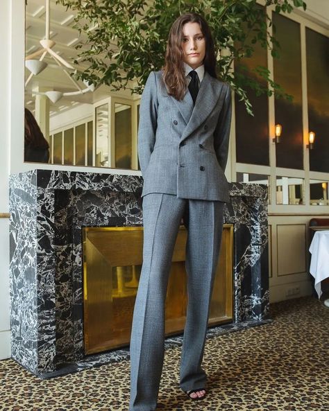 Gray Suit Women, Wedding Suits Women, Wedding Wear Women, Women Wedding Suit, Wedding Suits For Bride, Stylish Business Outfits, Gray Suits, Women In Tie, Women Suits Wedding