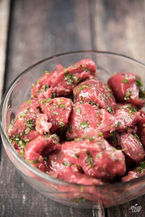 Tender grilled beef sirloin in a refreshing lemon-herb marinade: it's a little taste of the Mediterranean in your own kitchen. Mediterranean Marinade Beef, Greek Marinade For Beef, Bbq Entrees, Skewer Marinade, Mediterranean Beef, Beef Food Recipes, Beef Kabob Recipes, Herb Marinade, Beef Kabobs