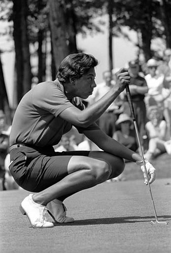 Althea Gibson, Lpga Tour, American Athletes, Golf School, Tennis Champion, Female Tennis, Playing Tennis, Jackie Robinson, Golf Lessons