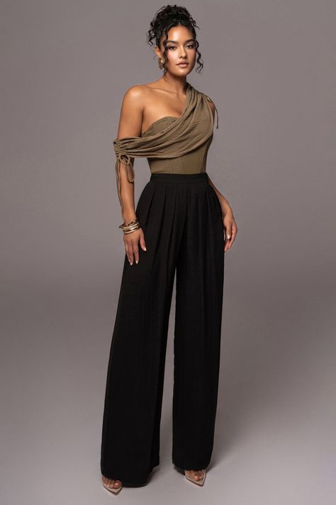 Drape Shirts For Women, Wide Leg Pants Going Out Outfit, Short Torso Long Legs Outfits Casual, Romantic Tops For Women, Corset And High Waisted Pants, Modest New York Outfits Summer, Modern Boho Womens Fashion, Interior Designer Fashion Style, Classy Flowy Outfits