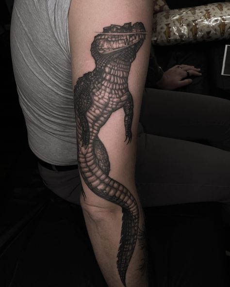 Celeste Payne | Floating Alligator. 🐊 i love alligators. I want to tattoo more of them. Thanks again, Wes! | Instagram Alligator Leg Tattoo, 3d Alligator Tattoo, Alligator And Crocodile Tattoo, Realistic Alligator Tattoo, Alligator Forearm Tattoo, Later Alligator Tattoo, Alligator Tattoo, Leg Tattoos, Tattoo Designs