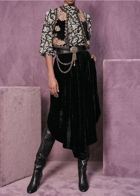 Lilith Aesthetic Outfit, 70s Gothic Fashion, Maximalist Goth Fashion, Gothic 70s Fashion, Goth Maximalism Fashion, Vintage Maximalism Fashion, Goth Pirate Outfit, Dark Maximalism Outfits, Goth Western Style